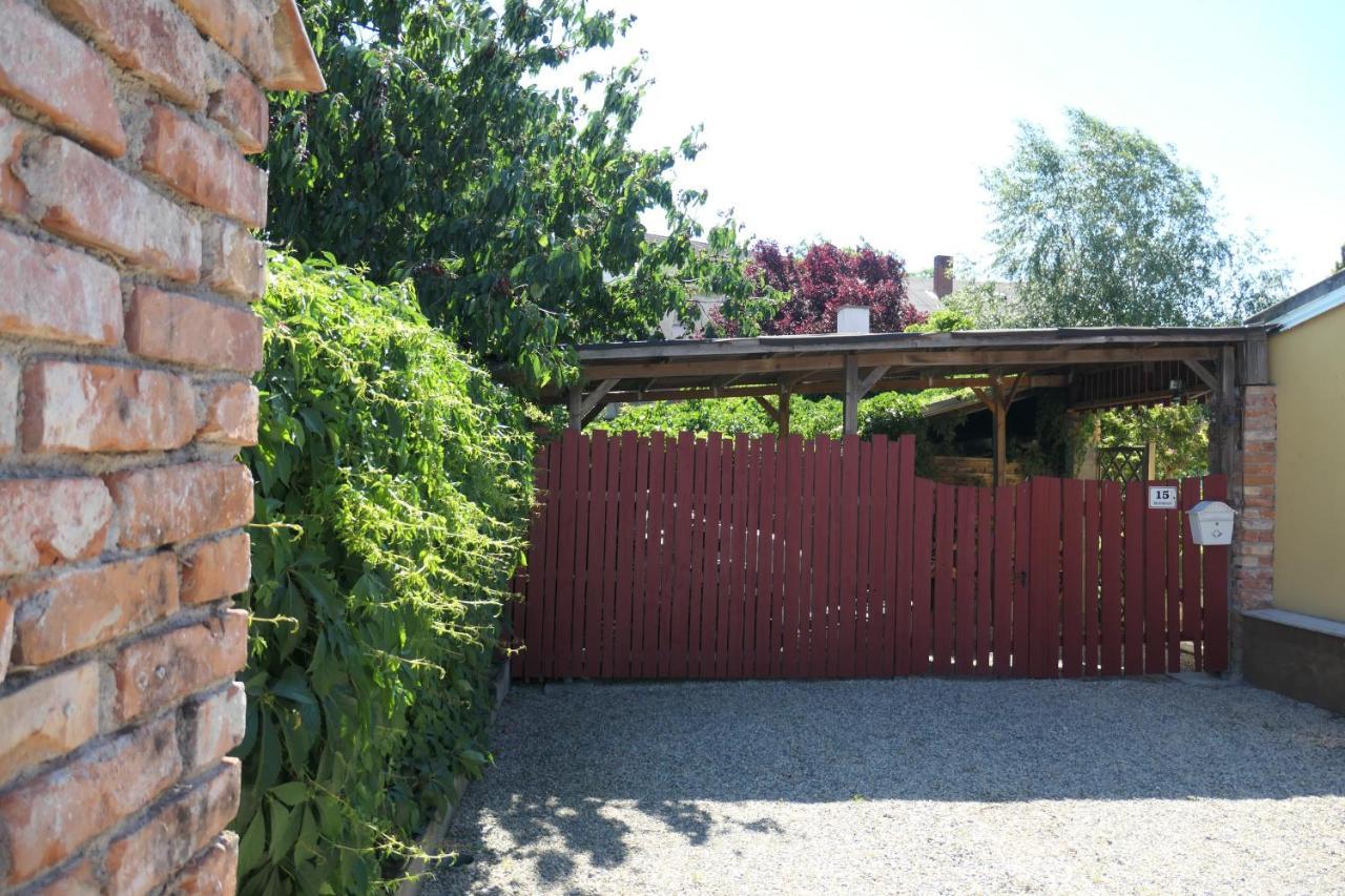 Paradies Fuer Zwei Frauenkirchen Exterior photo